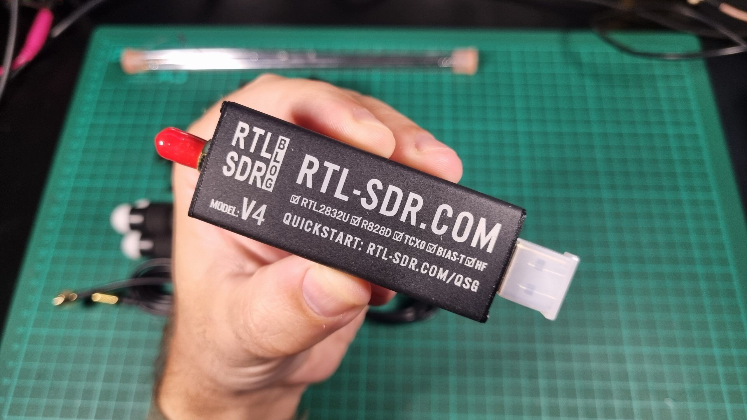 RTL-SDR V4